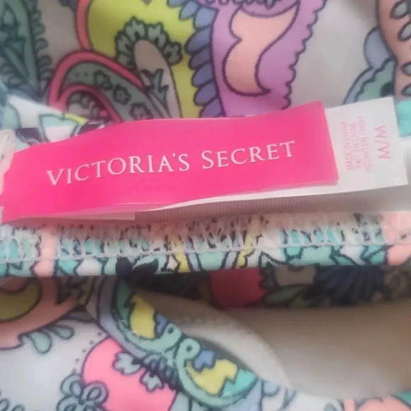 Victoria's Secret paisley pink & blue frilly ruffled bikini top Size Medium - Picture 4 of 4